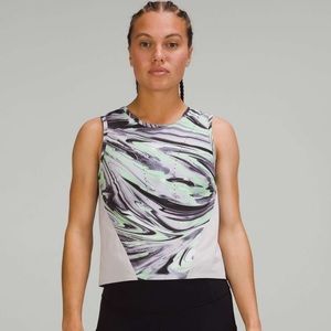 Lululemon Swiftly Ventilated Running Tank in Paint Warp Size 4 White/Green
